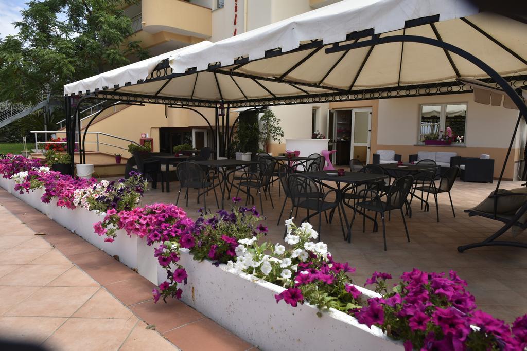 Hotel La Villa Корильяно-Калабро Экстерьер фото