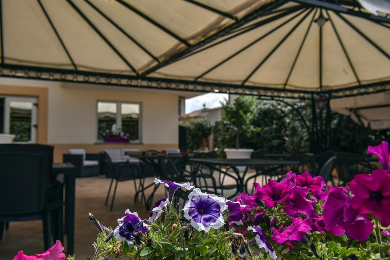 Hotel La Villa Корильяно-Калабро Экстерьер фото